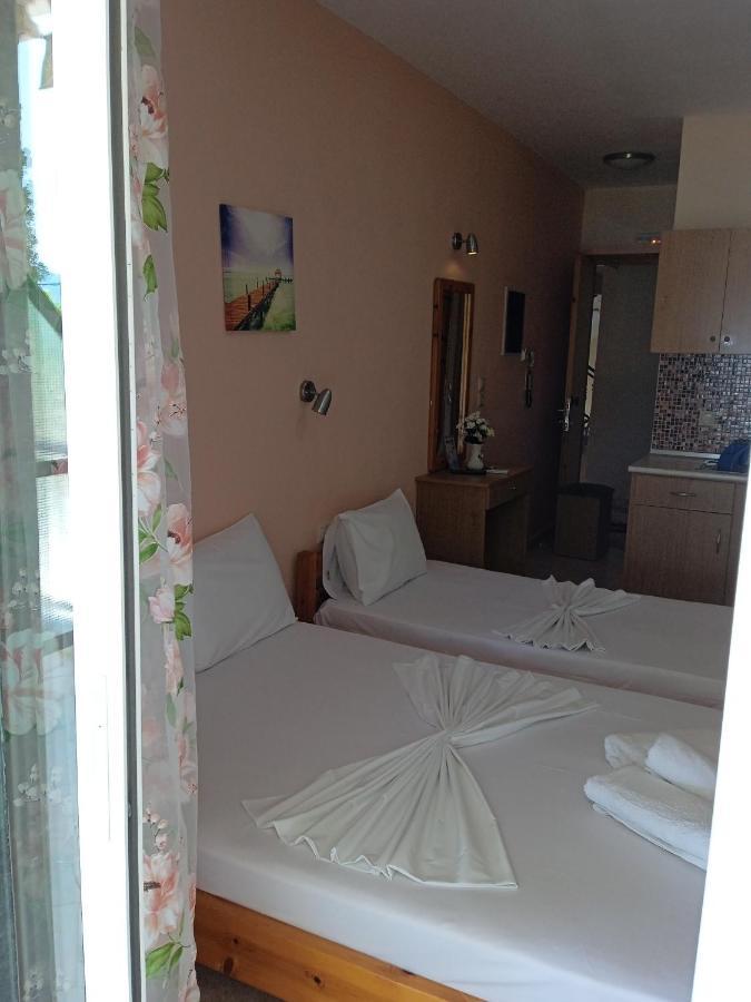 Poseidon Rooms Vrasná Eksteriør bilde